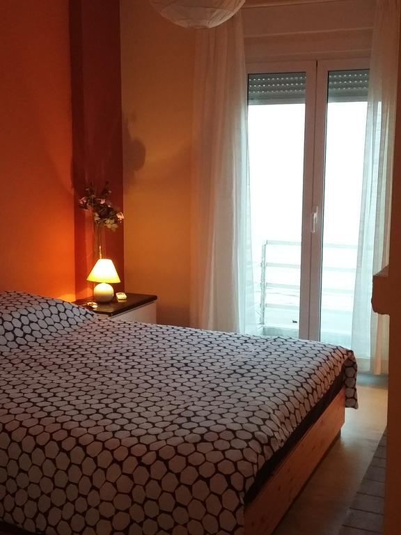 Apartment Michalis By The Sea Луца Экстерьер фото