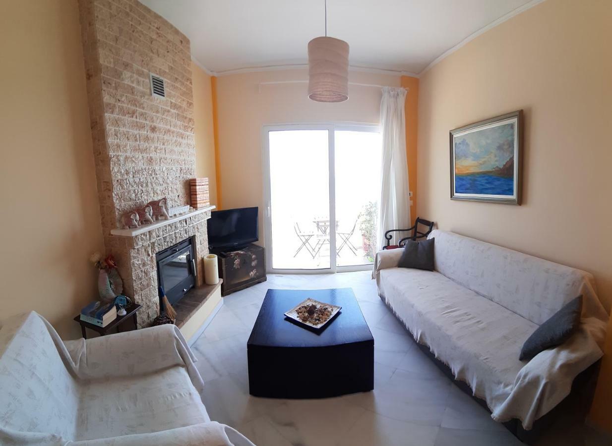Apartment Michalis By The Sea Луца Экстерьер фото
